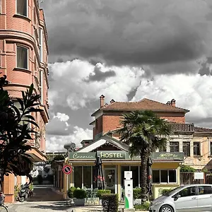 Hostel Canarin